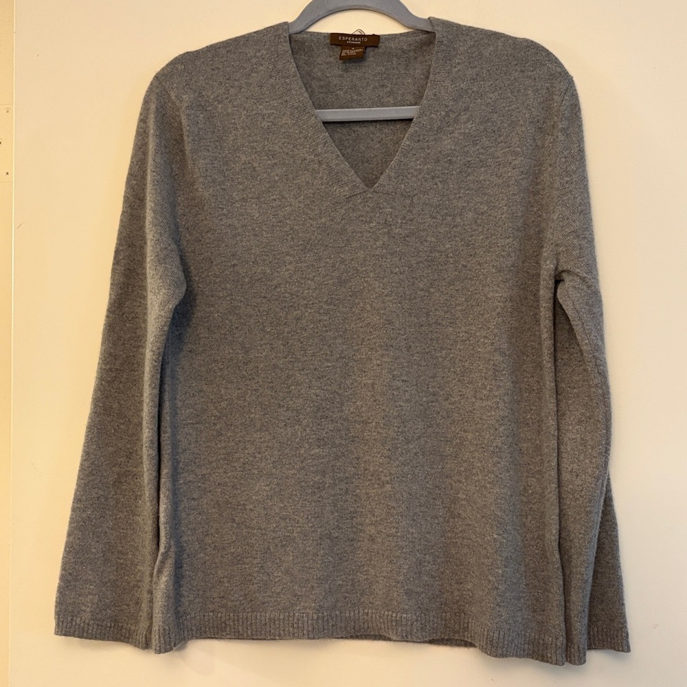 Esperanto Women’s 100% cashmere grey long sleeve sweater size small